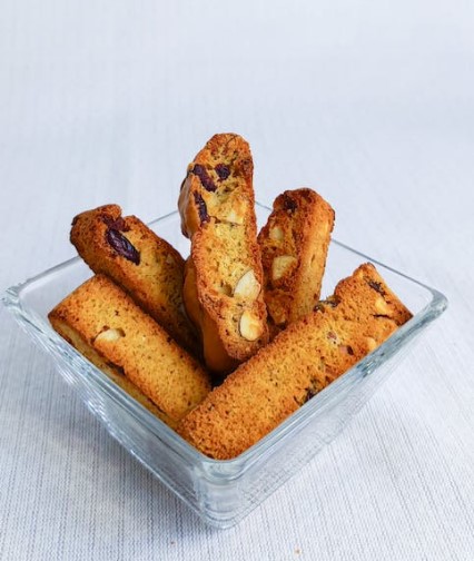 Mandel Bread vs. Biscotti: Why Marzipan Makes it Softer